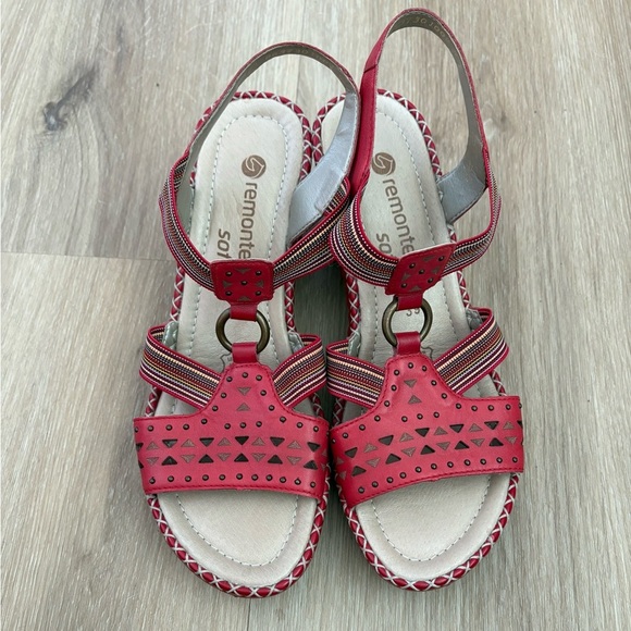 Remonte Soft Women's sz 9 Red Leather Sandals Slingback Wedge Slip on - Picture 1 of 8
